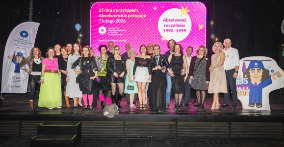 Absolwenckie potupaje na UMK [fot. Szymon Zdziebło]